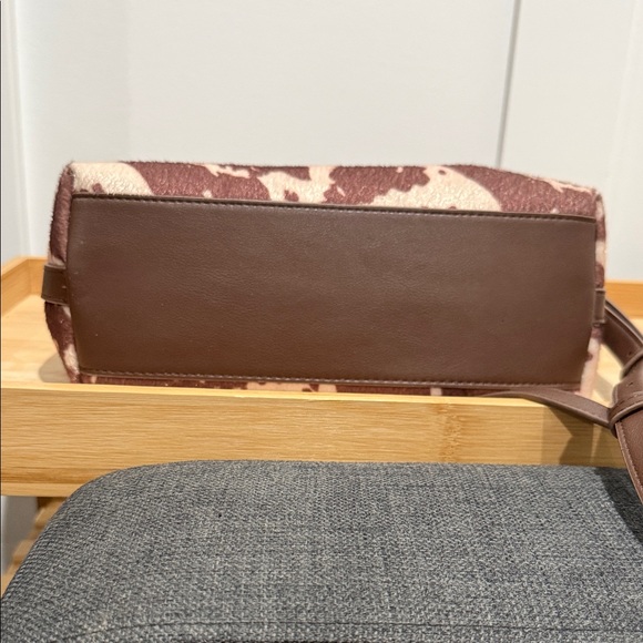 Convertible Carrie Crossbody Bag - Picture 4 of 10